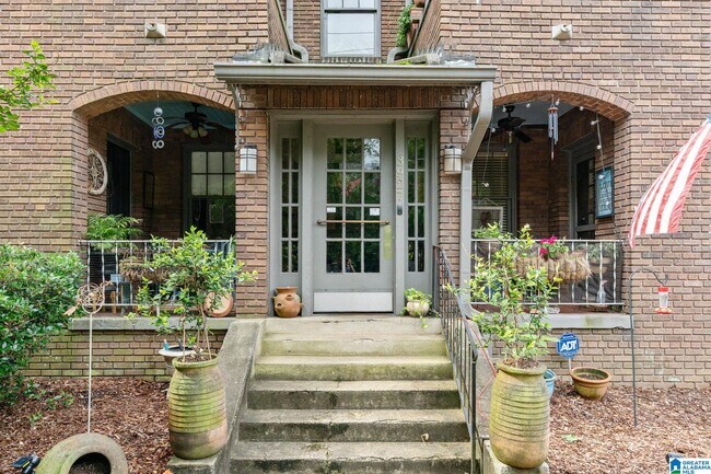 Building Photo - 3927 Clairmont Ave