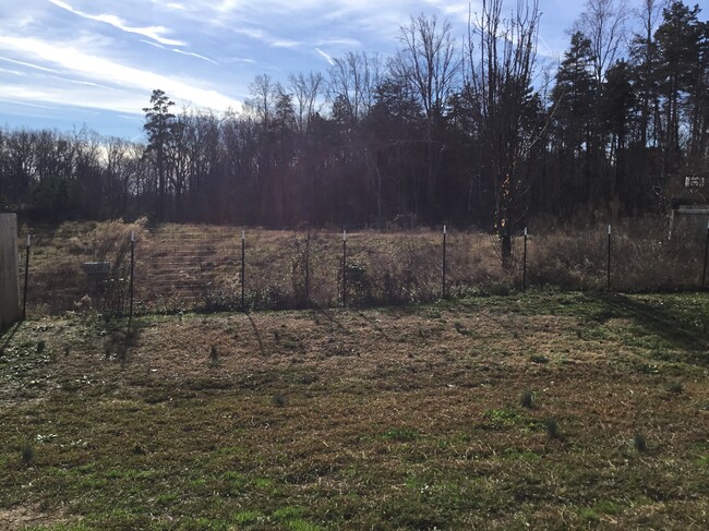 Building Photo - 2718 Quail Oaks Drive