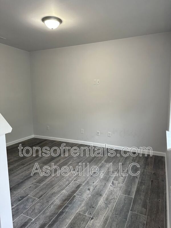 Building Photo - 33 Mallard Run Dr