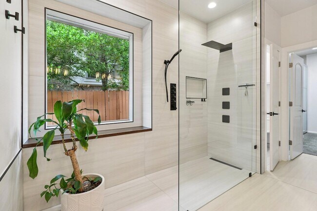 Building Photo - 12604 Tierra Grande Trail