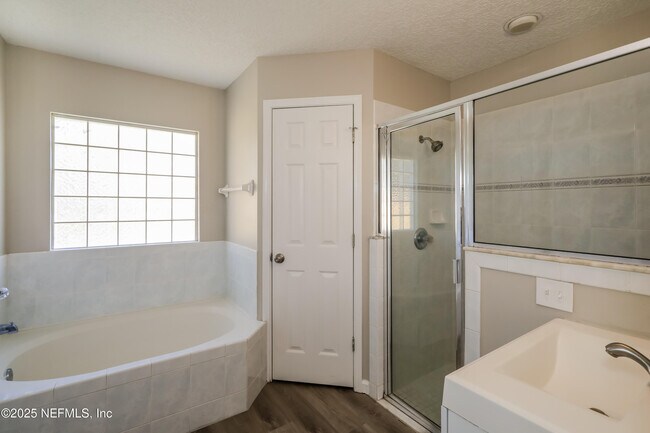 Building Photo - 3175 Olde Sutton Parke Dr