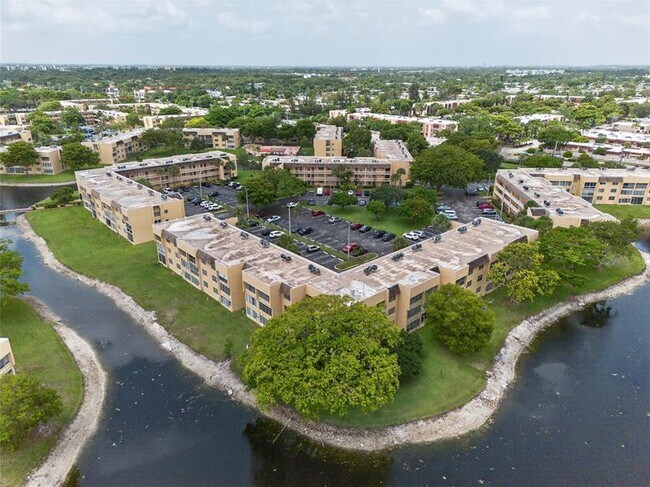 Building Photo - 6070 NW 64th Ave