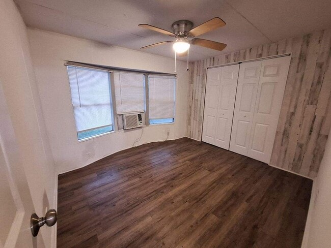 Building Photo - New Rental!!-Annaville/Calallen Area