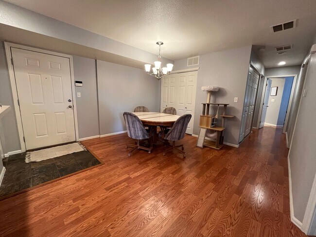 Building Photo - Beautiful Condo in Greeley