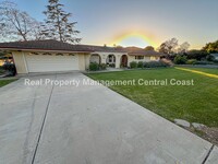 Building Photo - 235 S Las Flores Dr