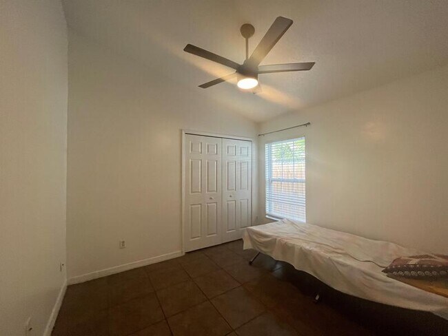 Building Photo - 8750 Claiborne Ct