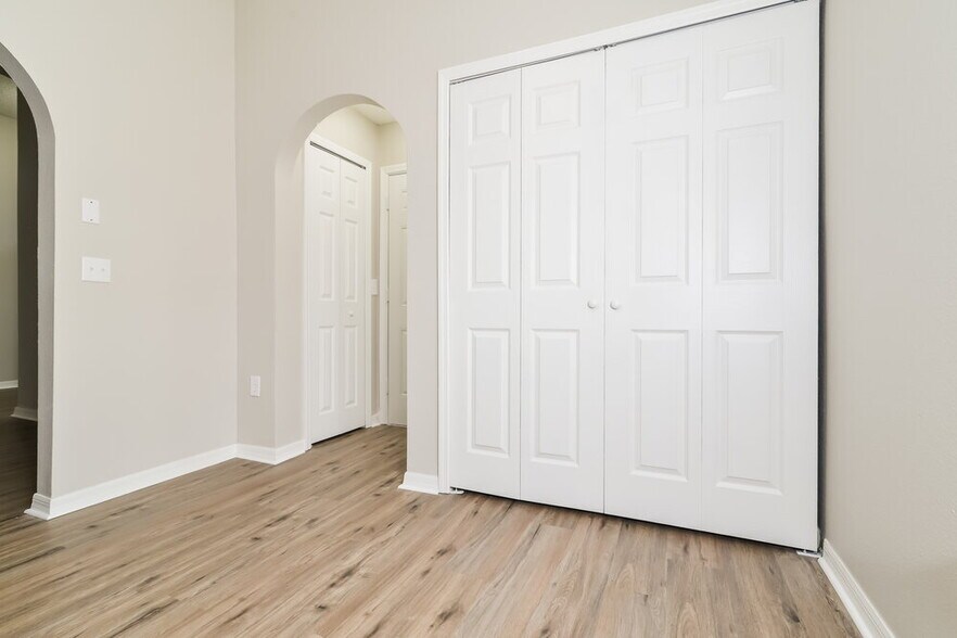Building Photo - 1608 Sterns Dr