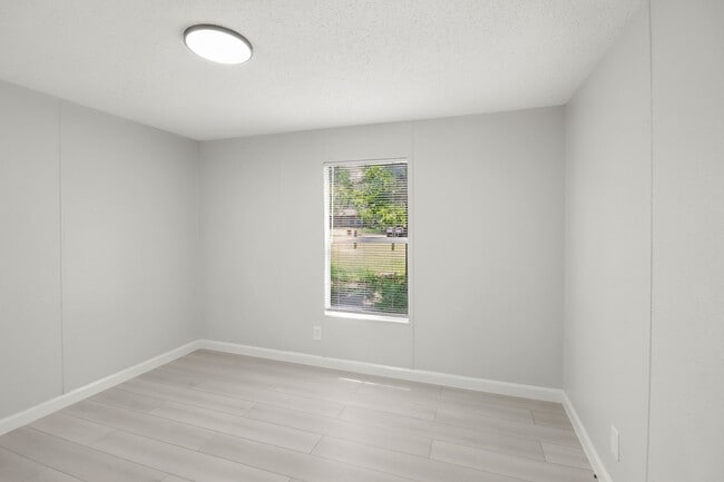 Building Photo - 25494 Deepwood Dr