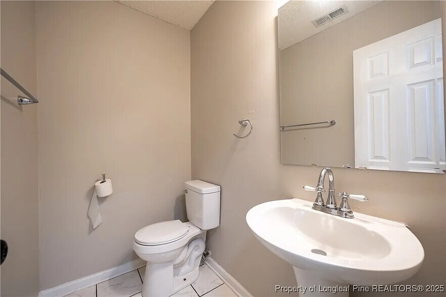 Building Photo - Room in House on Feldspar Way