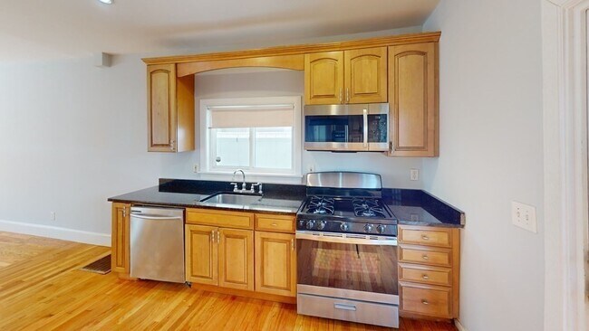 Building Photo - 4 M Street Pl