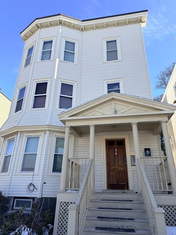 Building Photo - 832 Washington St