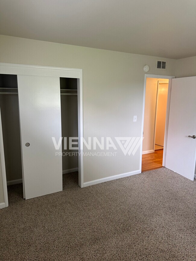 Building Photo - 5280 5th St