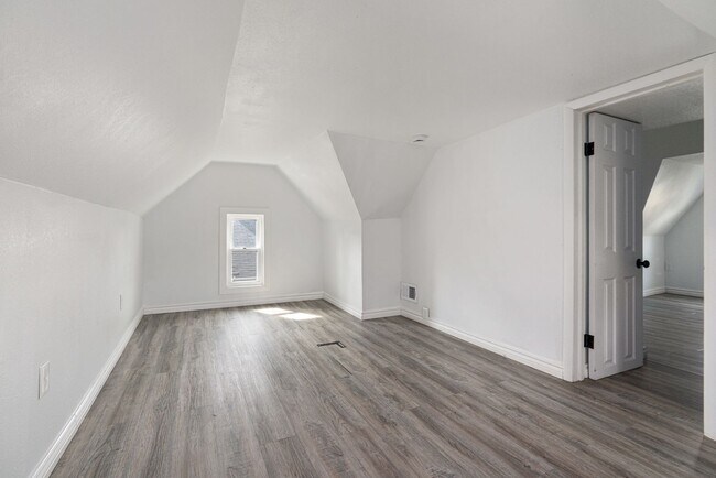 Building Photo - Unbeatable 4 Bedroom home in Greensburg available July 1!