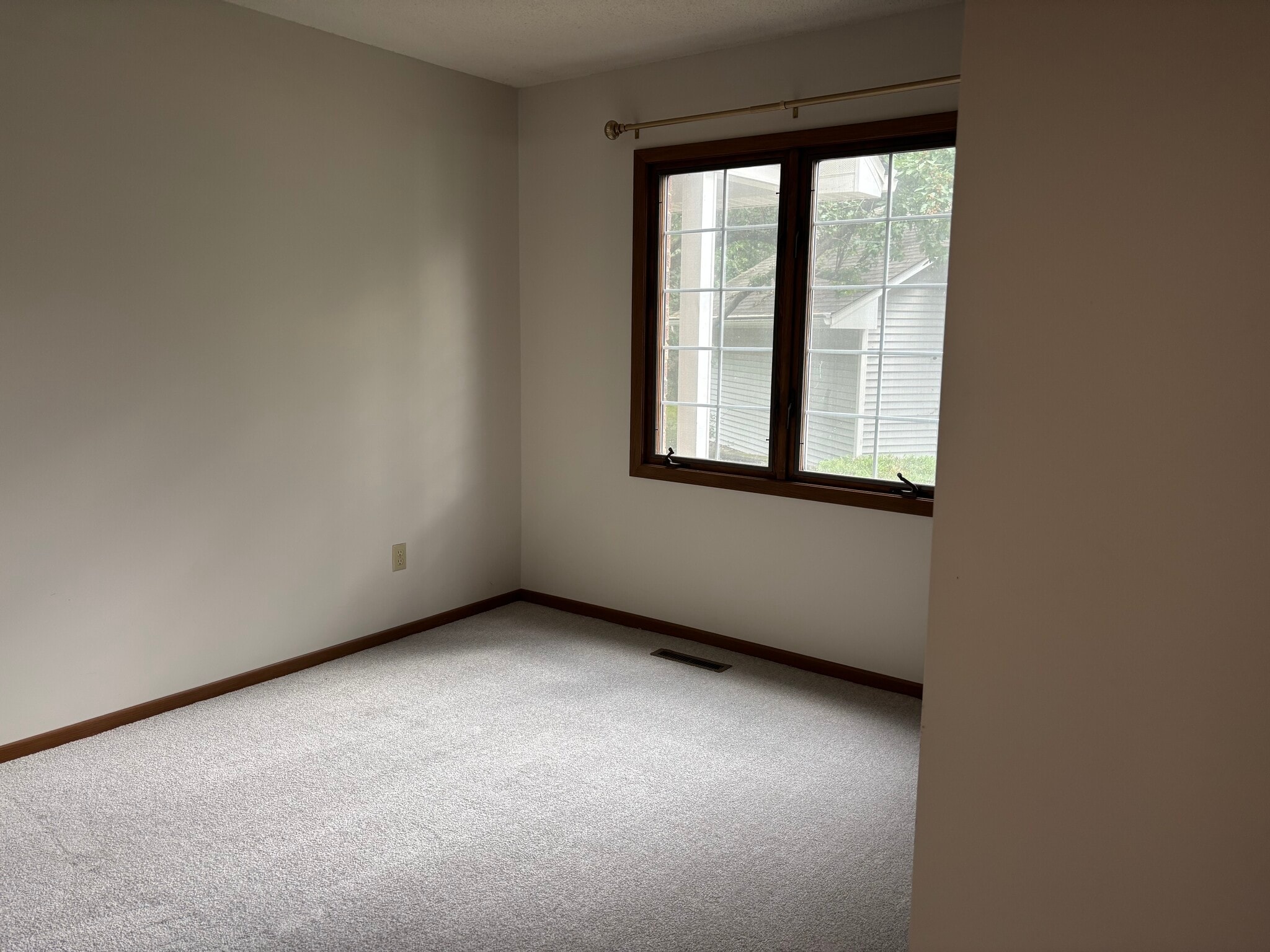 2nd bedroom - 3563 Blue Jay Way