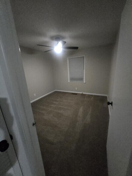 Building Photo - 595 Winding Creek Rd