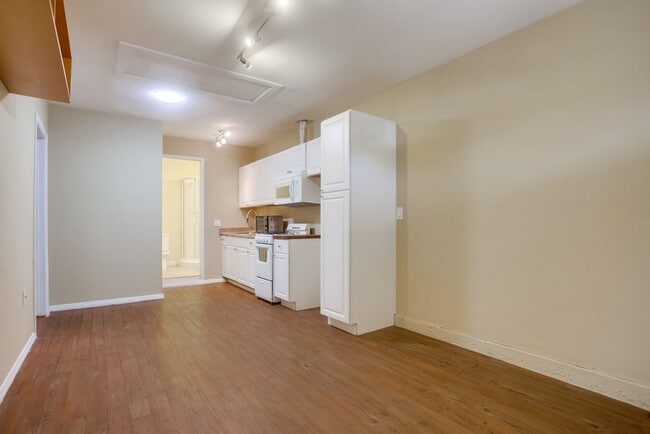 Building Photo - Single Story Duplex with Two Private Residences