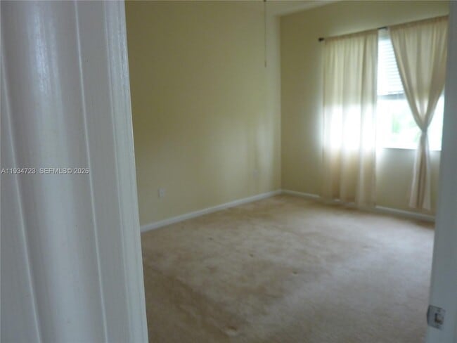 Building Photo - 3500 Oaks Clubhouse Dr