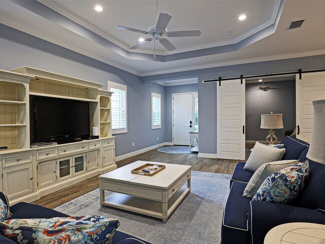 Building Photo - Daniels Place Short Term Rental