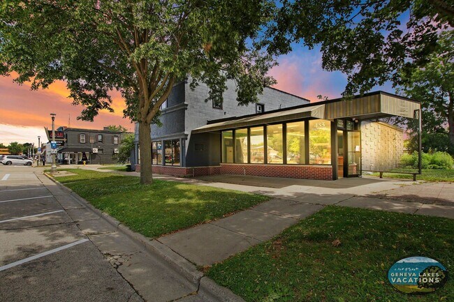 Building Photo - Downtown Lake Geneva Furnished Suite Available for Monthly & Mid-Term Rentals