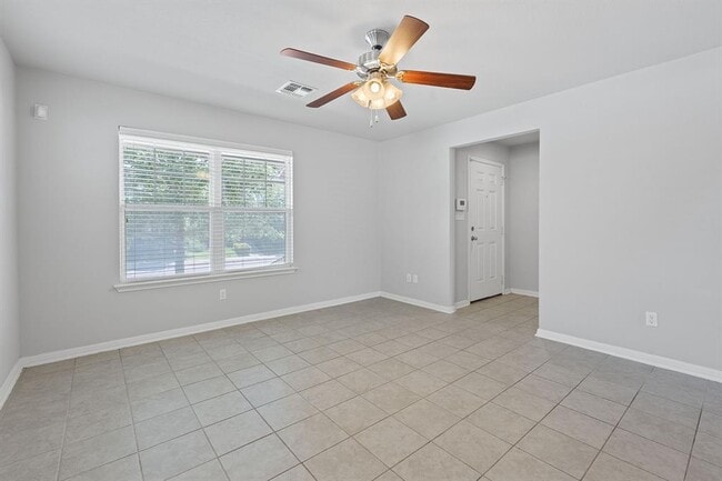 Building Photo - 134 Friendship Oak Dr