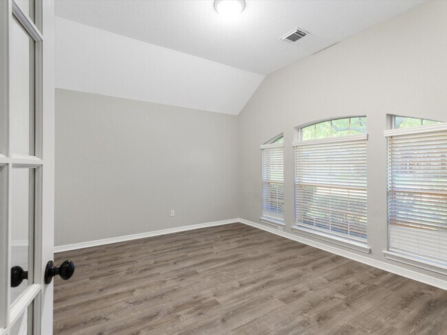 Building Photo - 23719 Allingham Ln