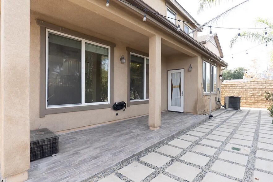 Building Photo - 25357 Avanti Ct