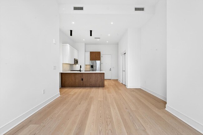 Building Photo - 38 Jackson St