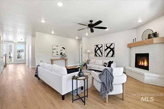 Building Photo - 2374 S Pelion Way