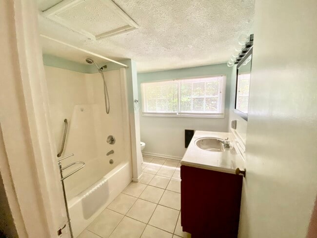 Building Photo - 95 Lanier St