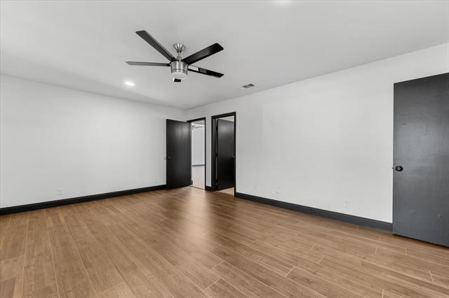 Building Photo - 11238 Webb Chapel Ct