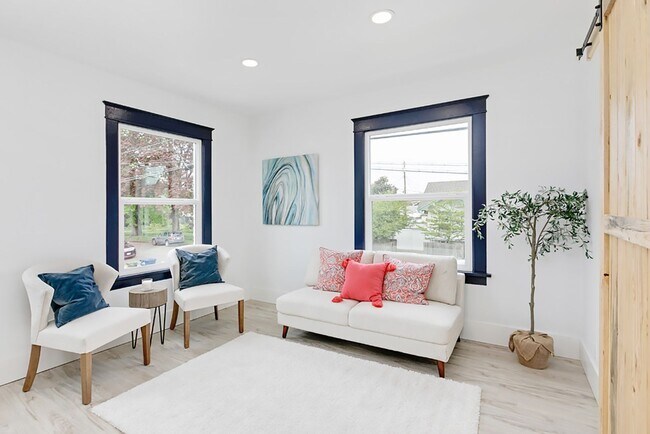 Interior Photo - Maple Apartments: Newly Renovated 1 Bedroo...