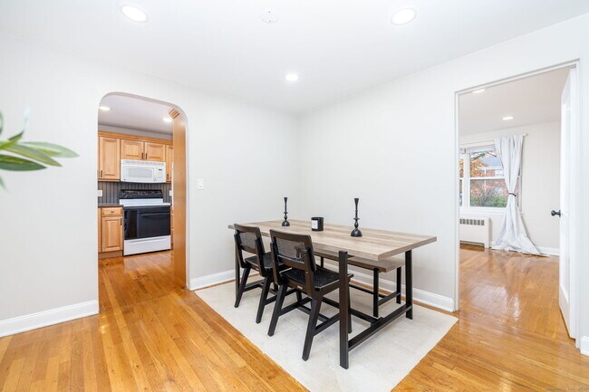 Building Photo - 43 Arnold Way