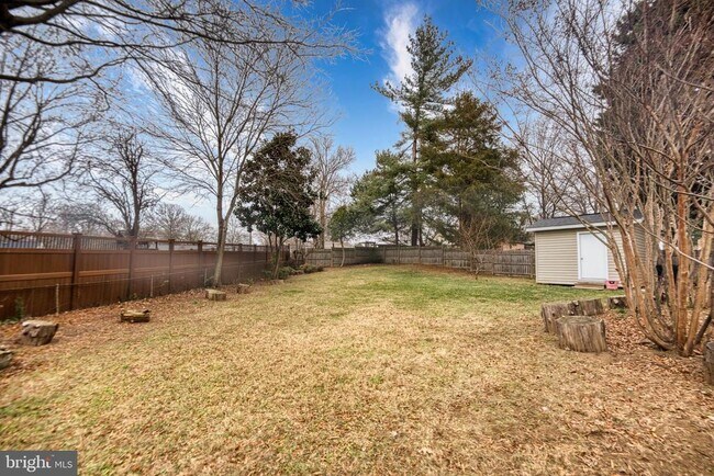 Building Photo - 4111 Landgreen St