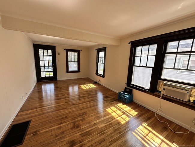 Building Photo - 128 Grove Pl