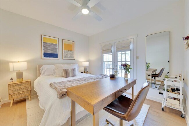 Building Photo - 2216 San Gabriel St