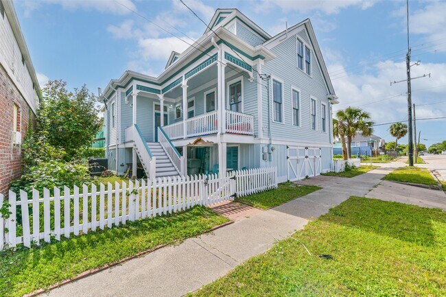 Building Photo - 3301 Ave N Ursuline St