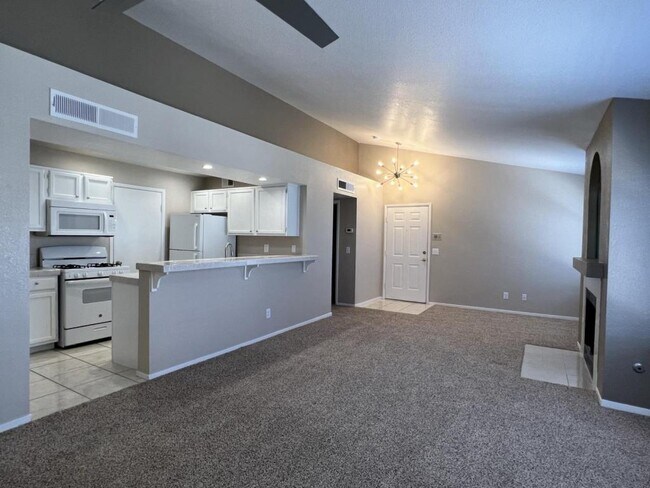 Building Photo - 7570 W Flamingo Rd