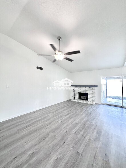 Building Photo - 17624 N 20th Dr