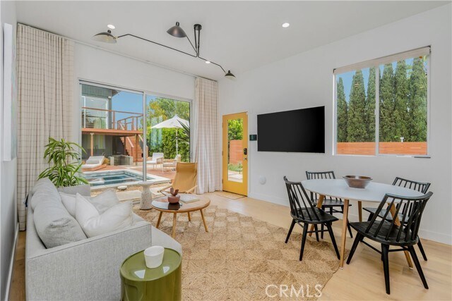 Building Photo - 2240 Ewing St