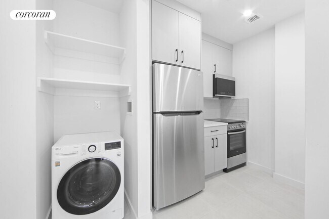 Building Photo - 363 E 145th St