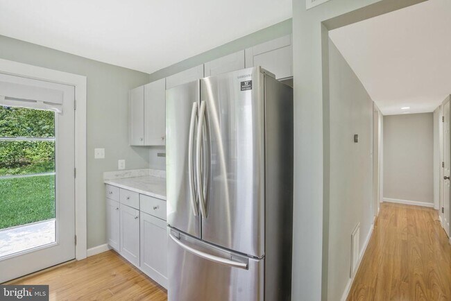 Building Photo - 6024 Rixey Dr