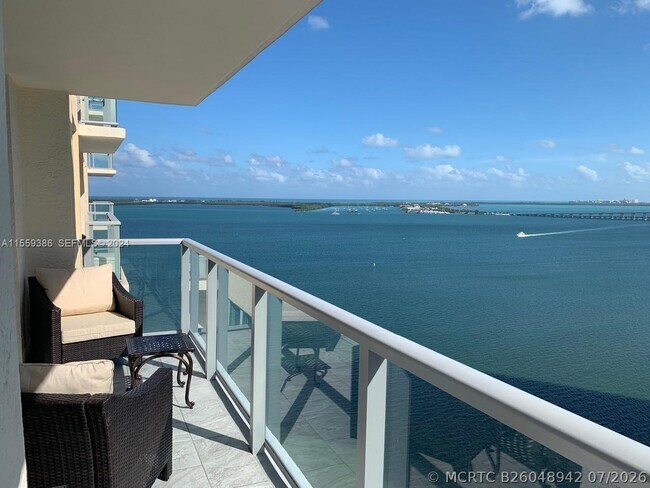 Building Photo - 1155 Brickell Bay Dr