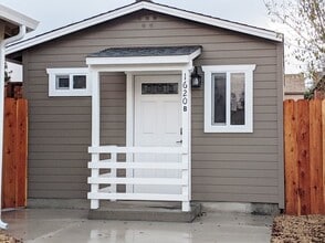 Building Photo - Adorable 1 Bedroom 1 Bath in Seaside