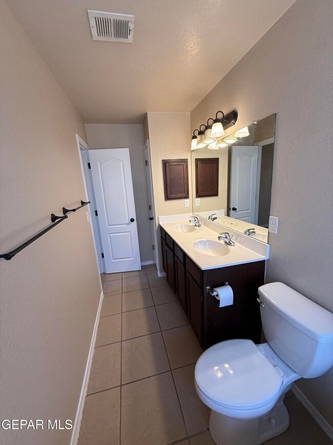 Building Photo - 732 Desert Sage Dr