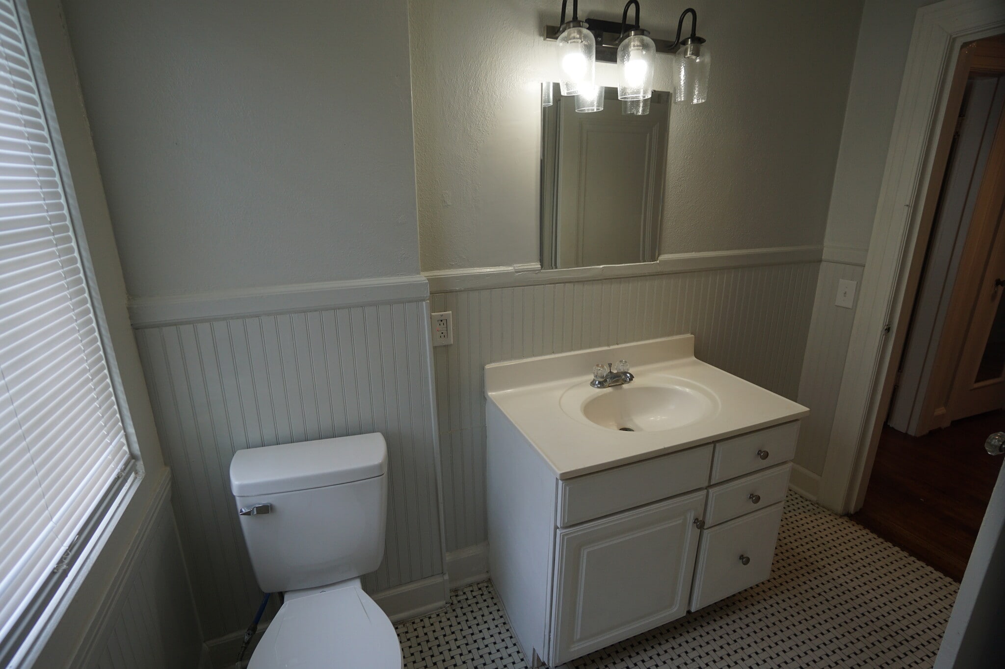 Building Photo - 7223 1st Ave S