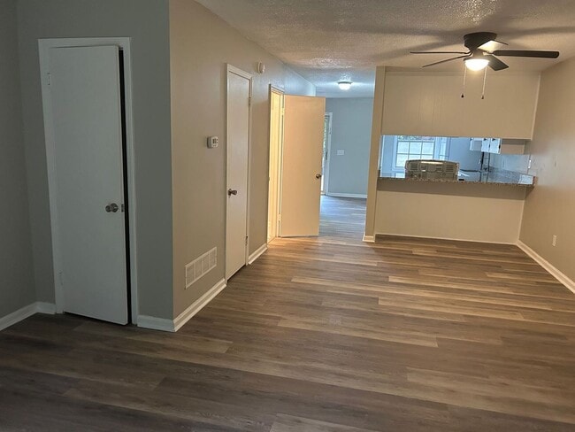 Building Photo - 2904 Scotsman Rd