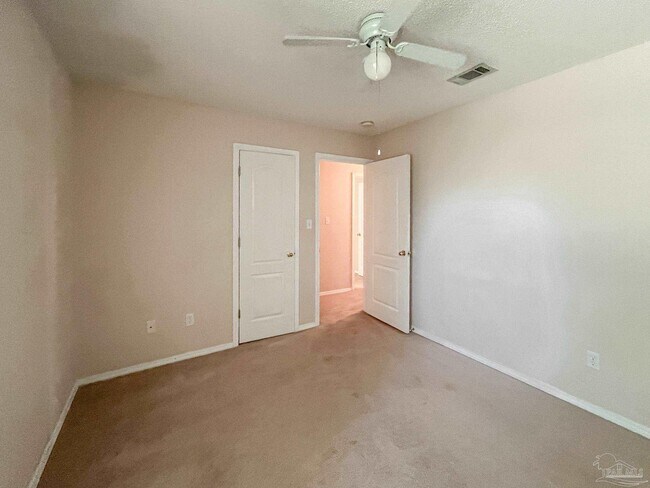 Building Photo - 902 Catskill Ln