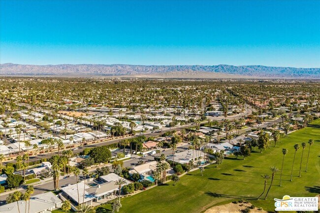 Building Photo - 605 E Sierra Way