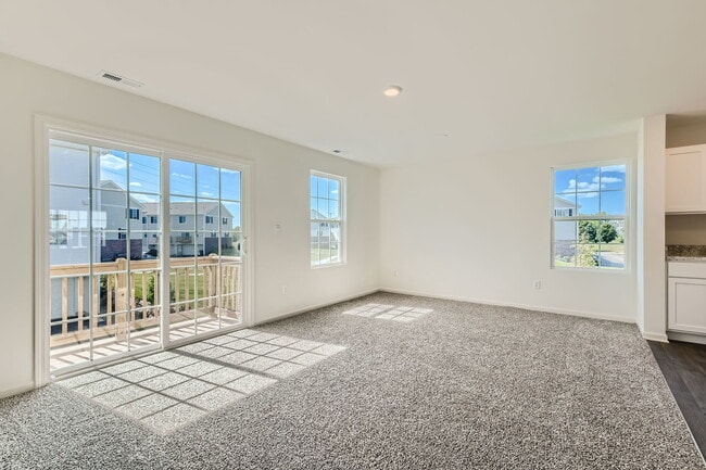 Building Photo - 3788 Bissel Dr