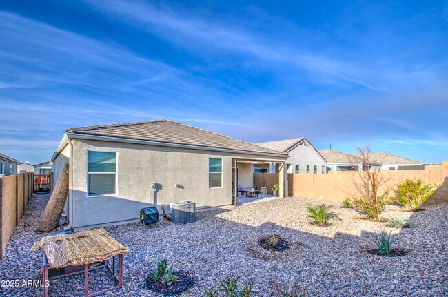 Building Photo - 5267 E Diatomite Dr